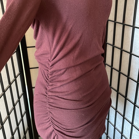 Brown top with ruching details on sides - Picture 2 of 4